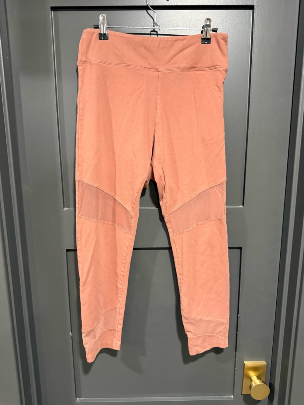 Rusty Rose Active 3/4 Leggings with Mesh Panels